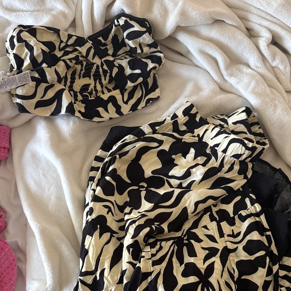 SHEIN Black and Cream Zebra Print Set